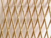 expanding lattice bamboo fence
